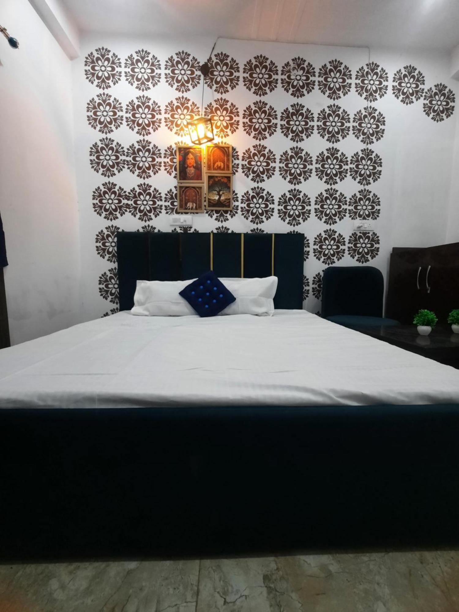 Iconic Retreat By Atulyam Stays Allāhābād Junction Eksteriør billede