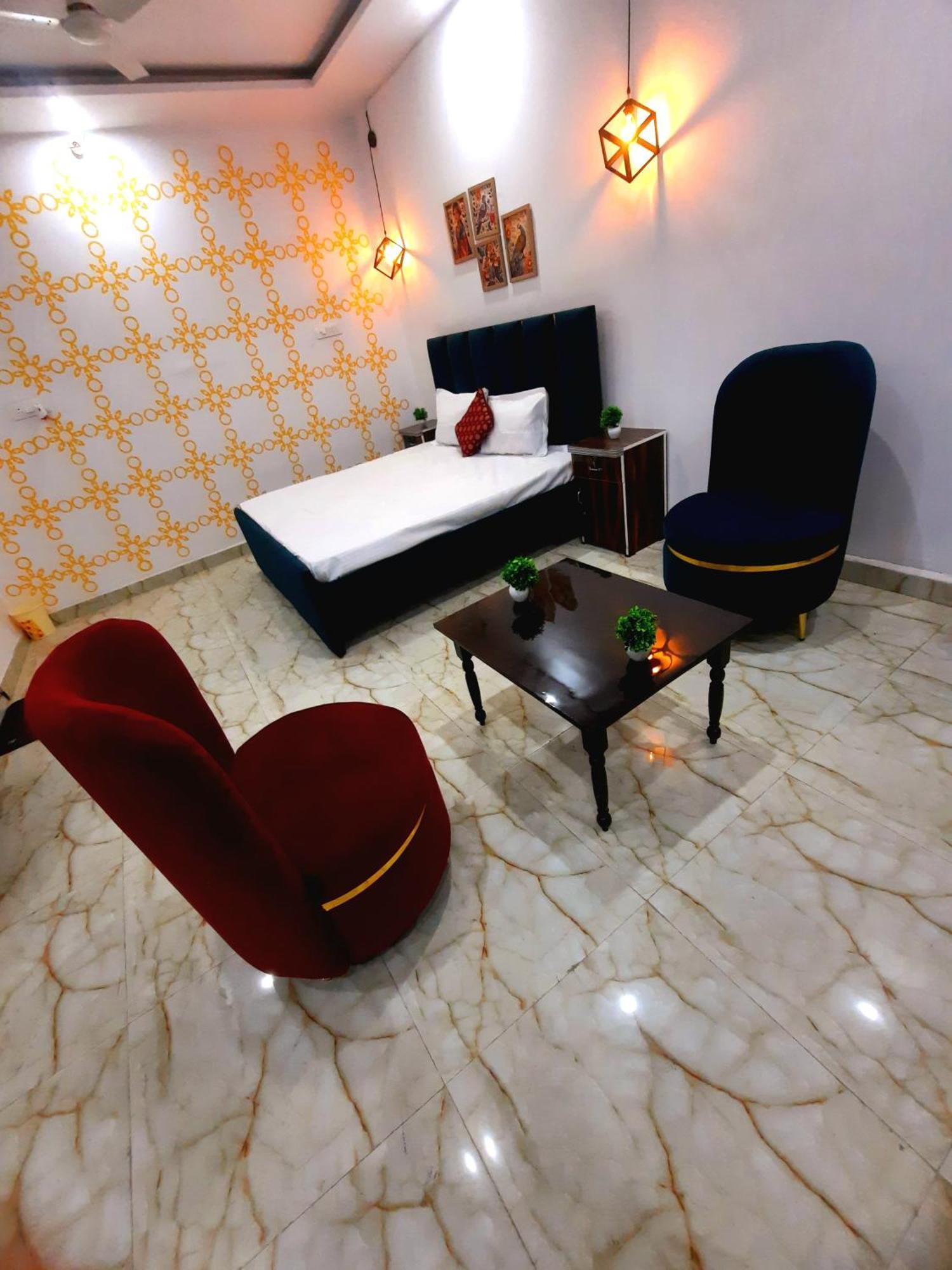 Iconic Retreat By Atulyam Stays Allāhābād Junction Eksteriør billede